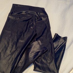 Onzie black shiny leggings